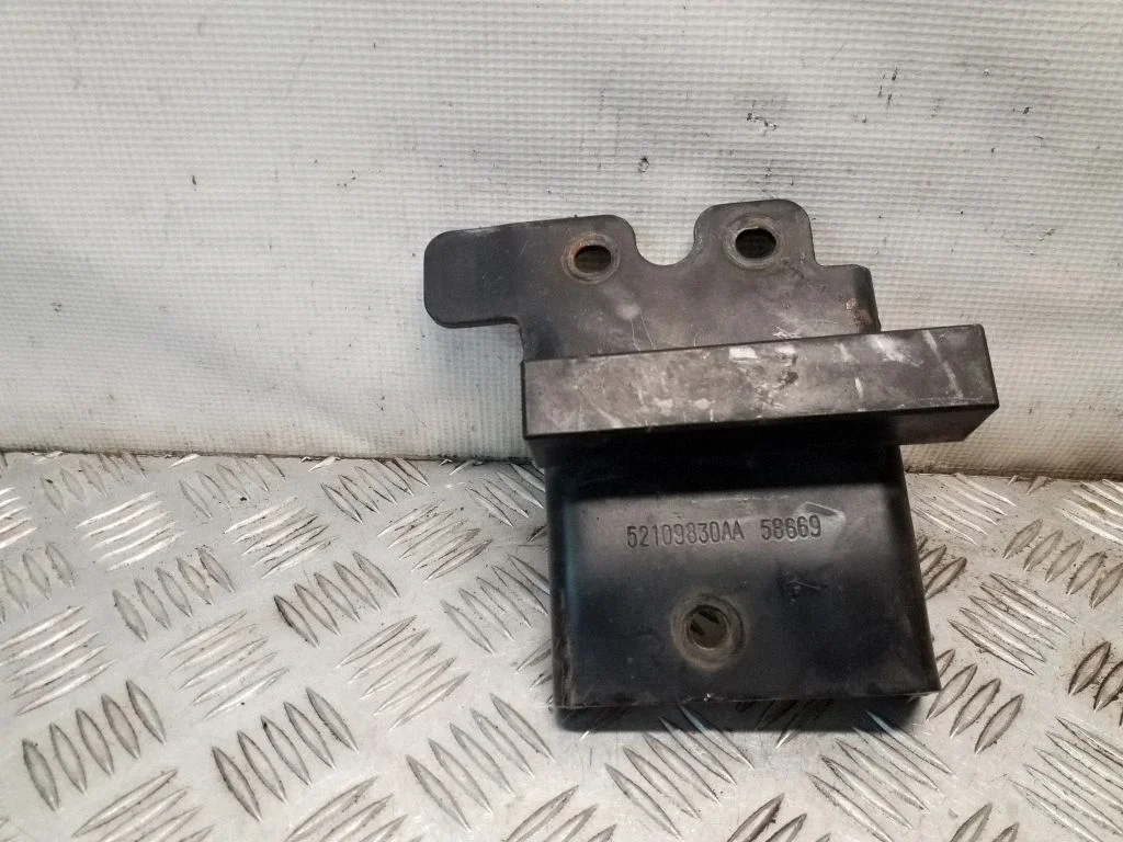 Muu kereosa 52109830AA
