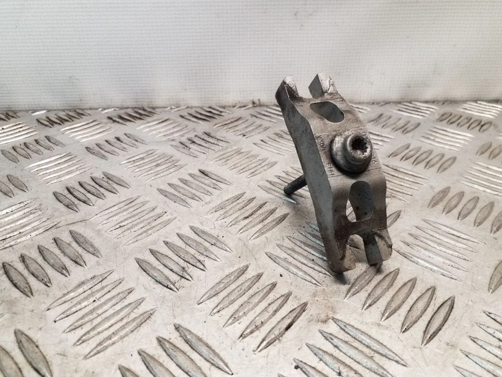 Fuel Injector clamp holder – Audi A1 (2010-2018)