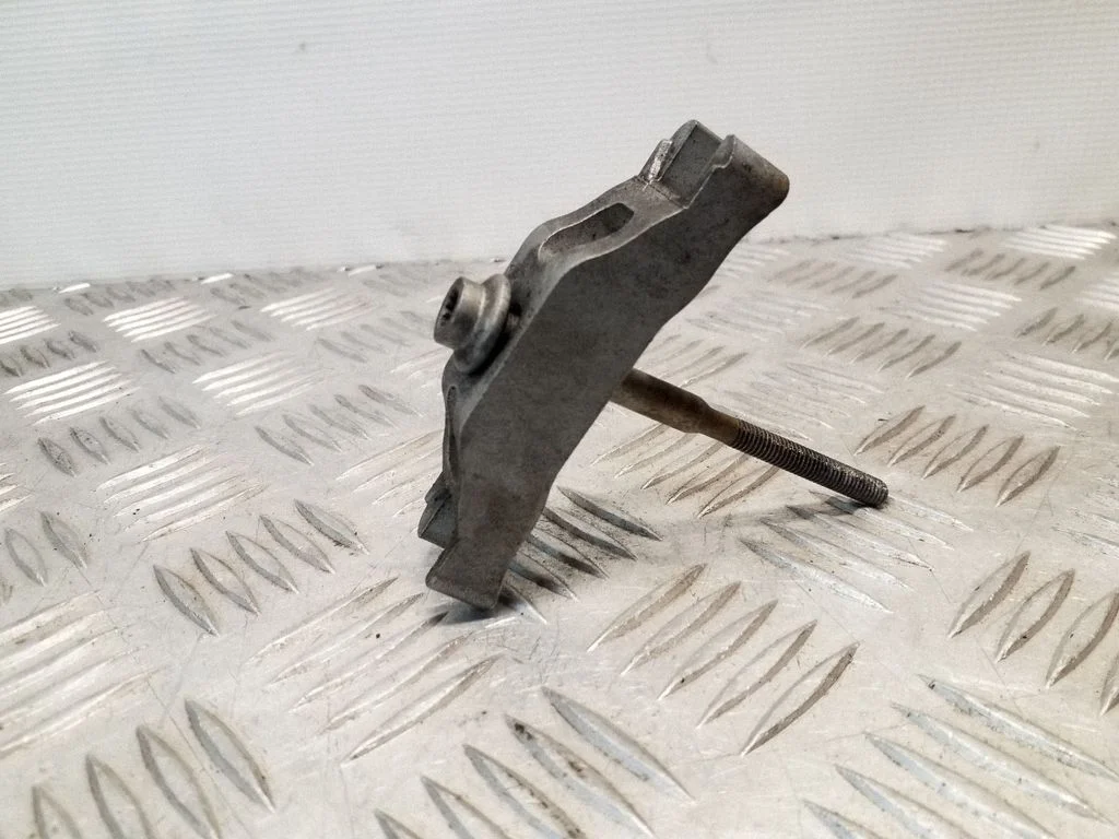 Fuel Injector clamp holder – Skoda Octavia Mk3 (5E) (2013-2019)