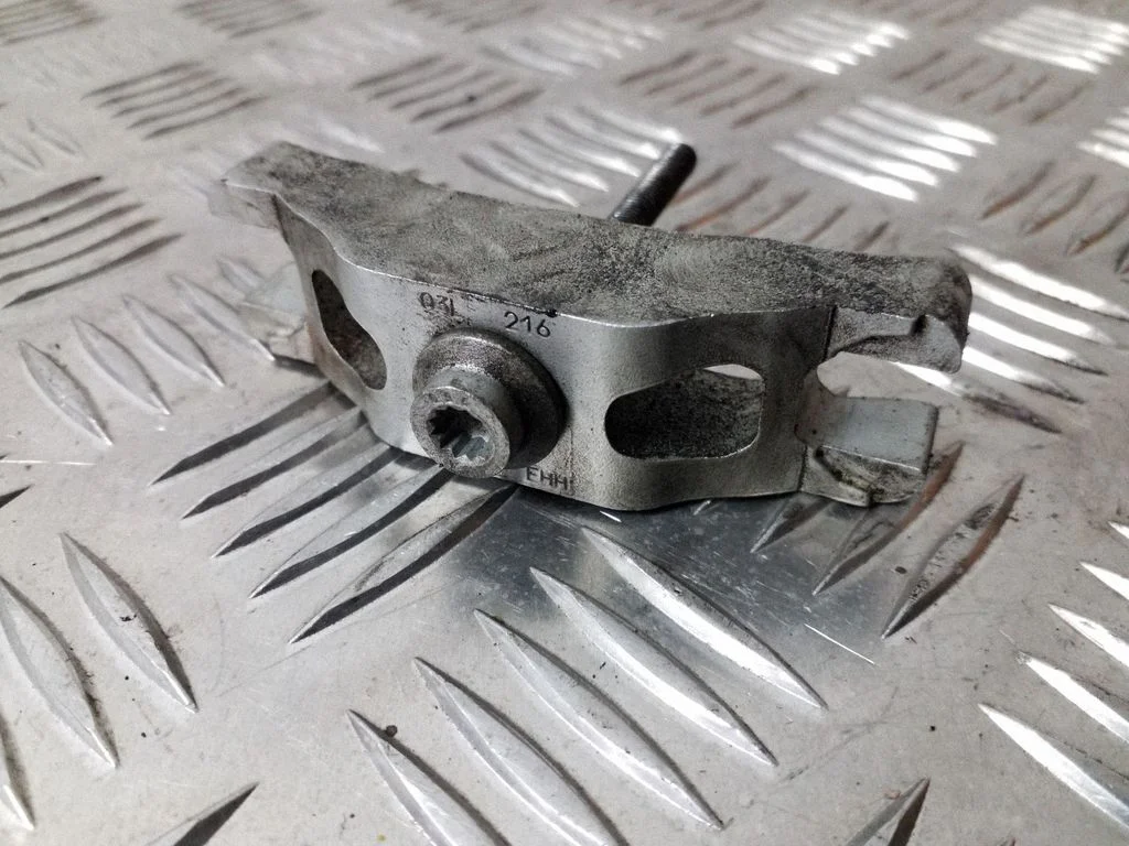 Fuel Injector clamp holder – Volkswagen Touran II (2010-2016)