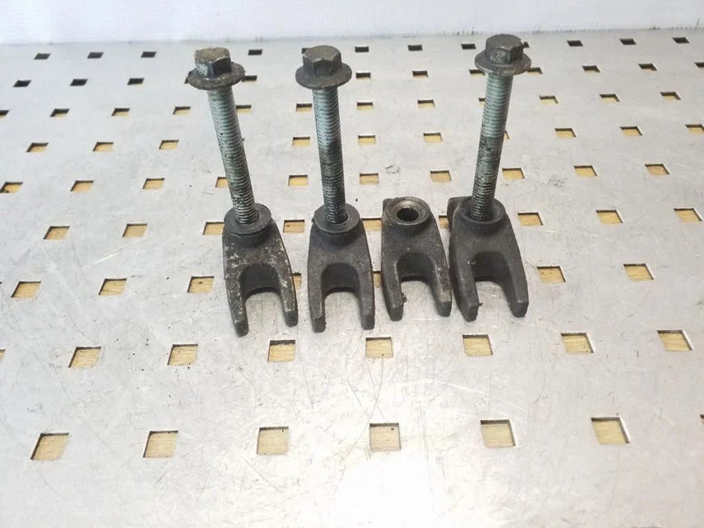 Fuel Injector clamp holder