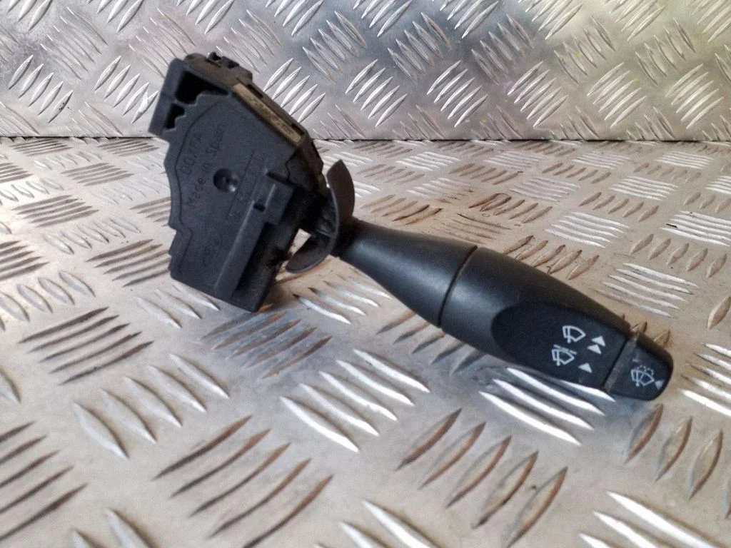 Klaasipuhastite hoob – Ford Transit - Tourneo Connect (2003-2008)