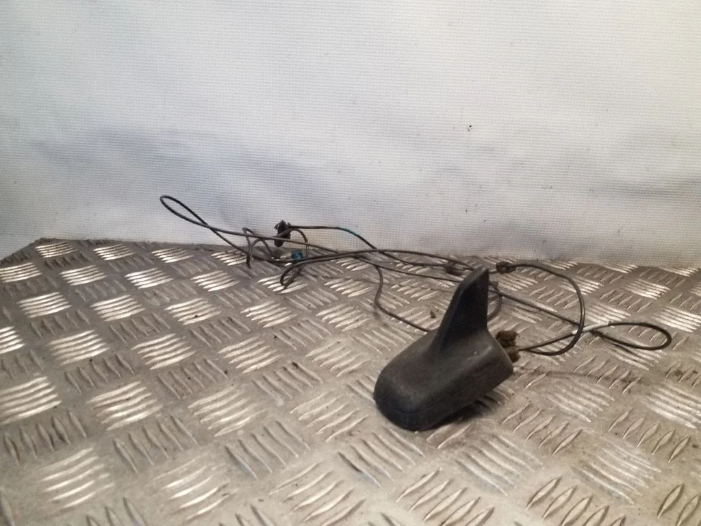 Antena (GPS antena) – Audi A4 S4 B7 8E 8H (2005-2008)