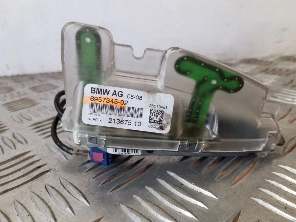 Aerial GPS antenna – BMW 7 Series E65 E66 (2001-2008)