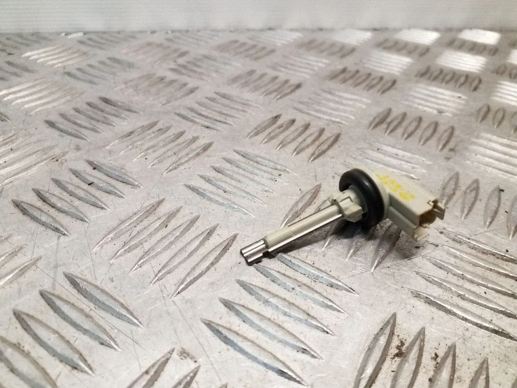 Salona temperatūras sensors 4S7T19C734AA
