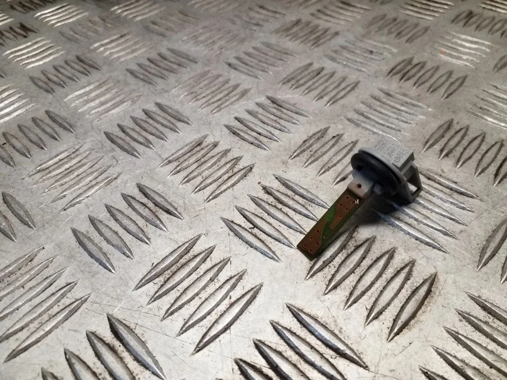 Salongi temperatuuri andur 3D0907543A
