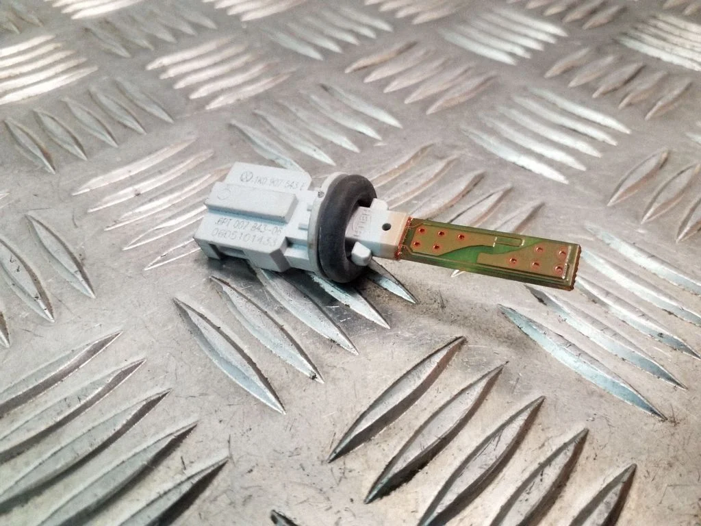 Salona temperatūras sensors 1K0907543E