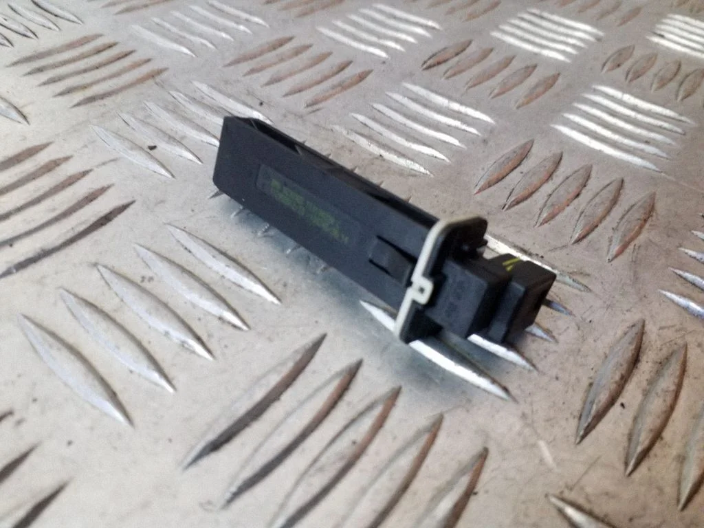 Czujnik temperatury wnętrza – BMW Seria 1 F20 F21 (2011-2019)
