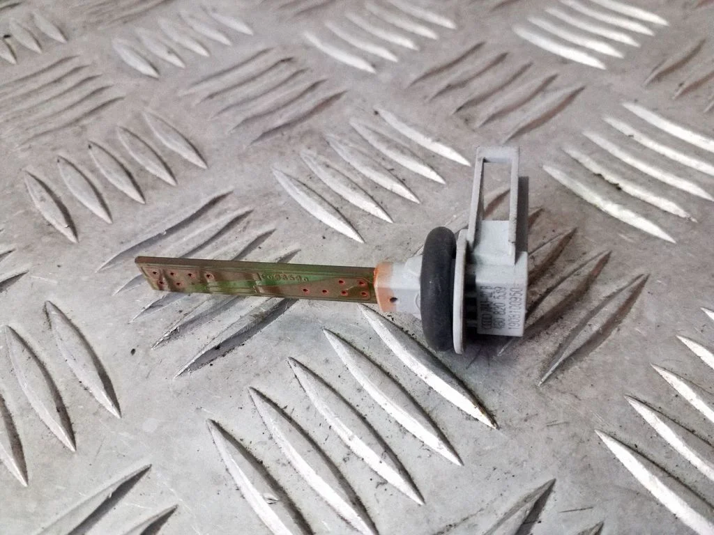 Interior temperature sensor 4B0820539