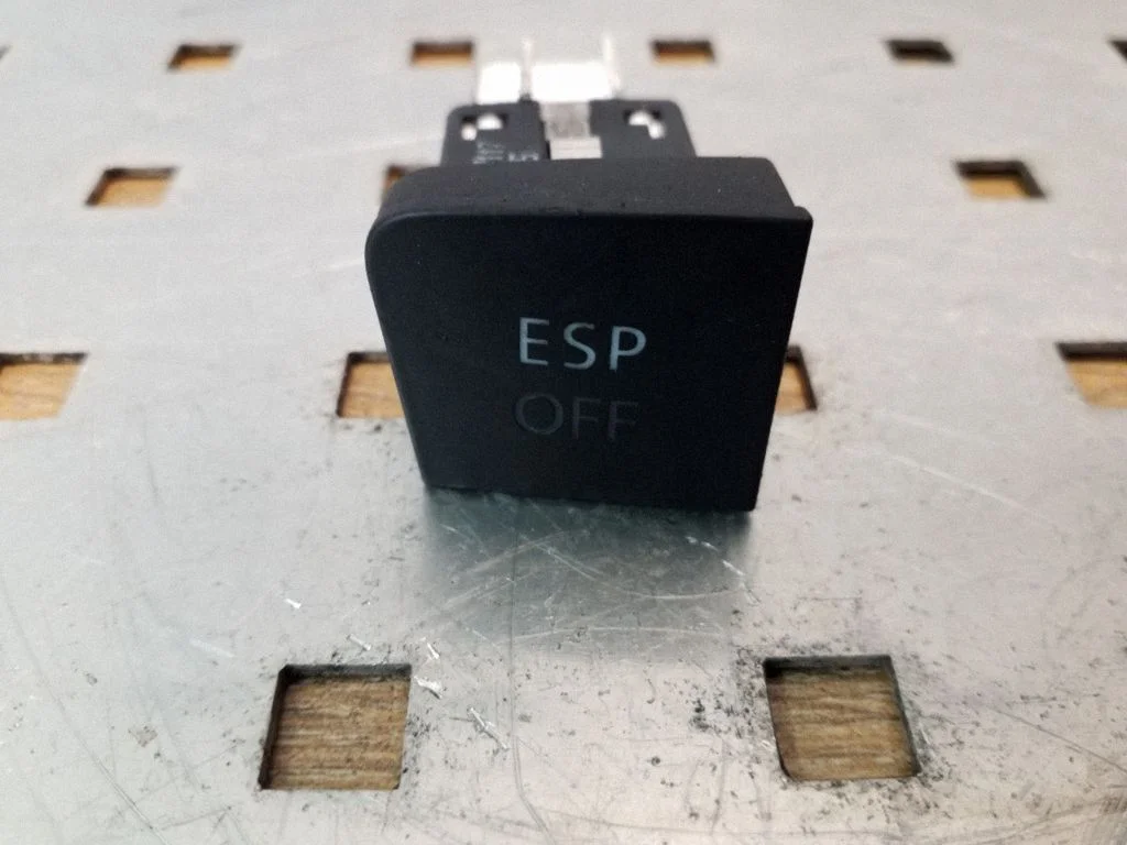 ESP (stability program) switch – Volkswagen Passat B6 (2005-2010)