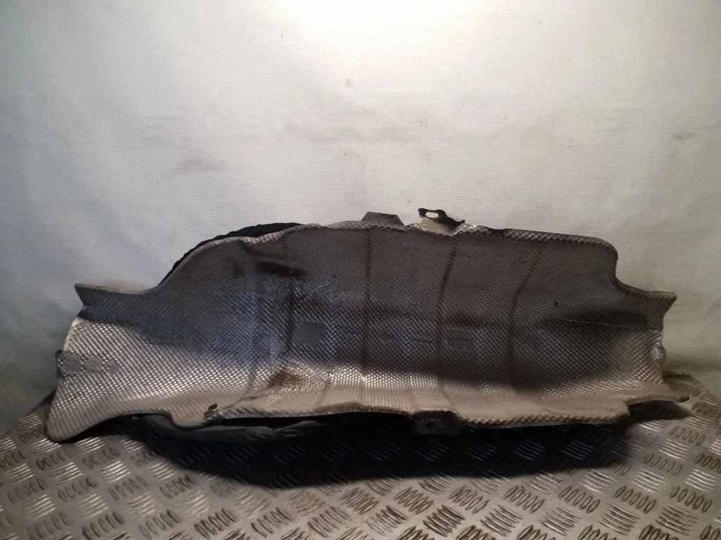Osłona termiczna układu wydechowego – Nissan Juke I F15 (2010-2018)