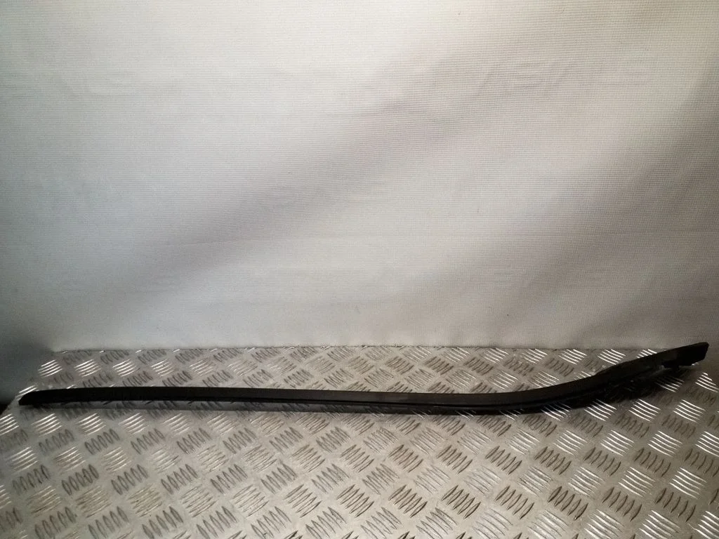 Vējstikla apdare 31378573