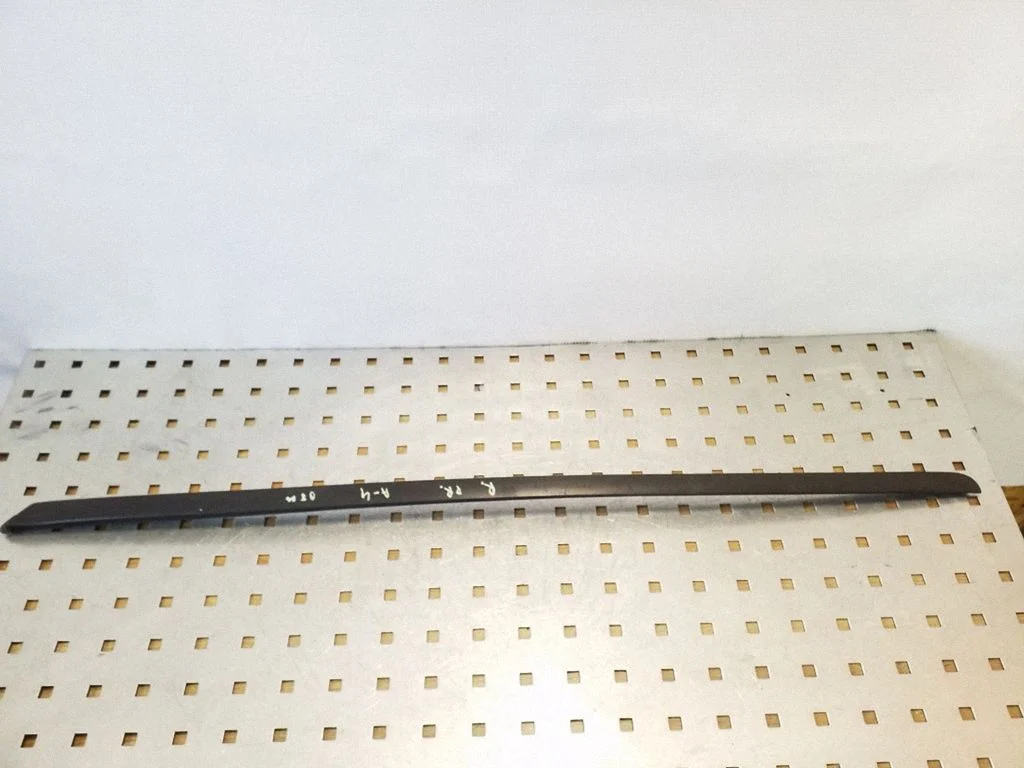 Vējstikla apdare – Audi A4 S4 B7 8E 8H (2005-2008)