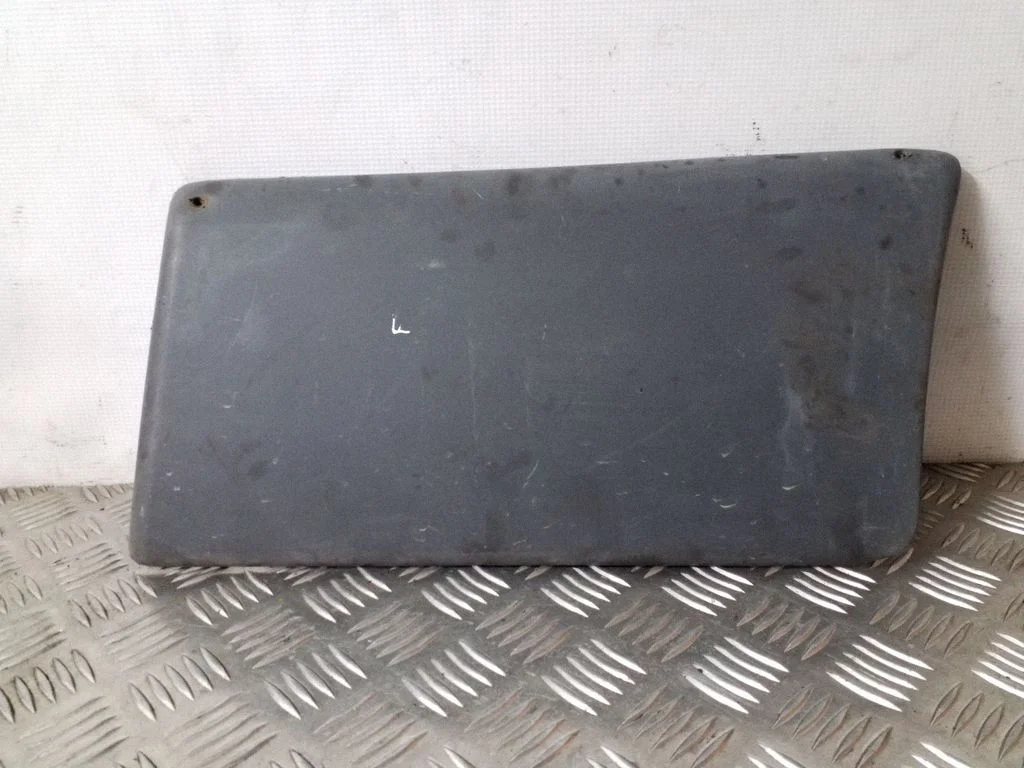 Moldings uz aizmugurējā spārna 8200326365G