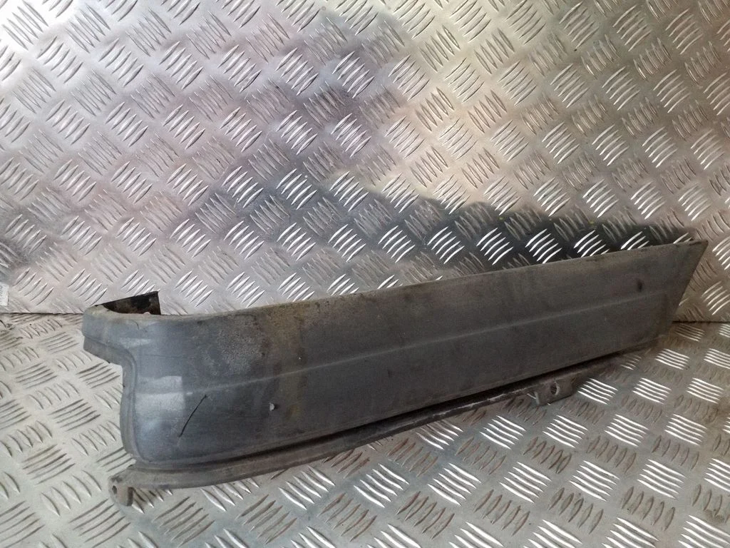 Moldings uz aizmugurējā spārna YC1529396AW