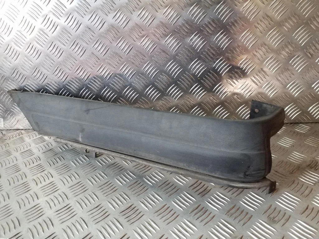 Moldings uz aizmugurējā spārna YC1529397AW