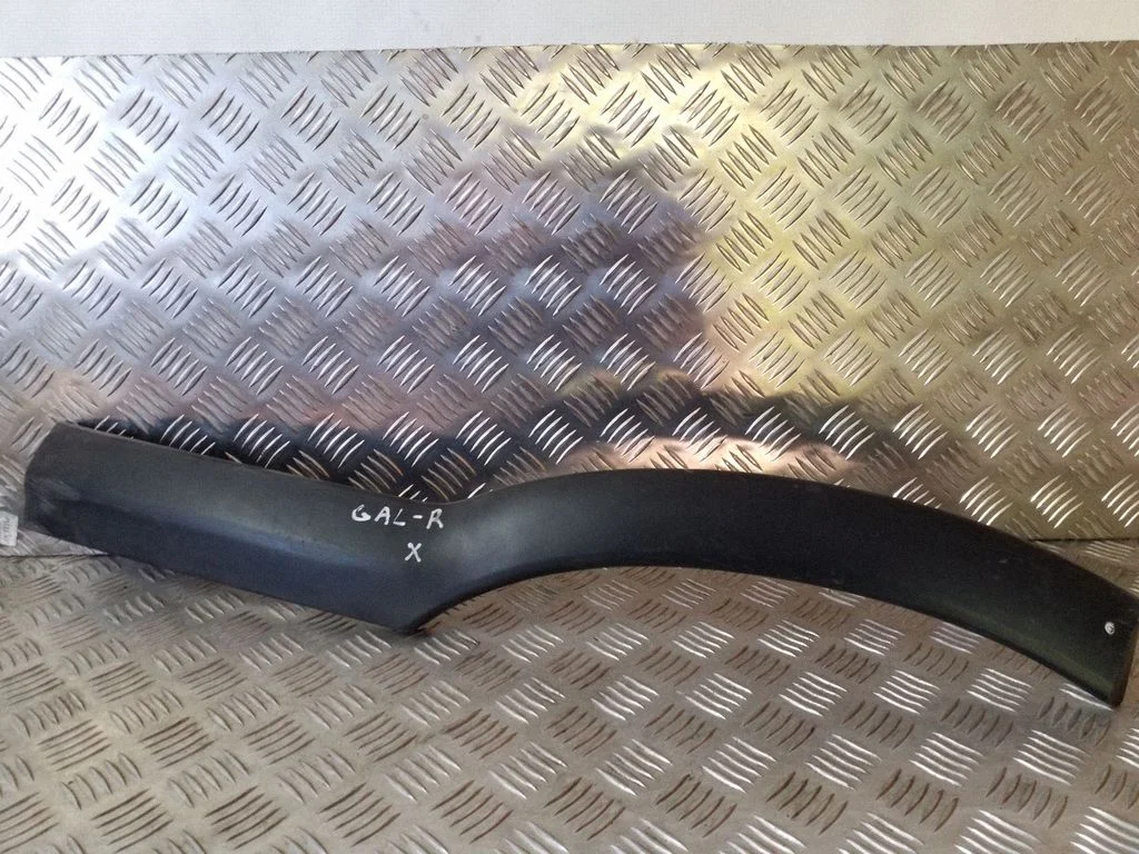 Moldings uz aizmugurējā spārna – Opel Zafira A (1999-2005)