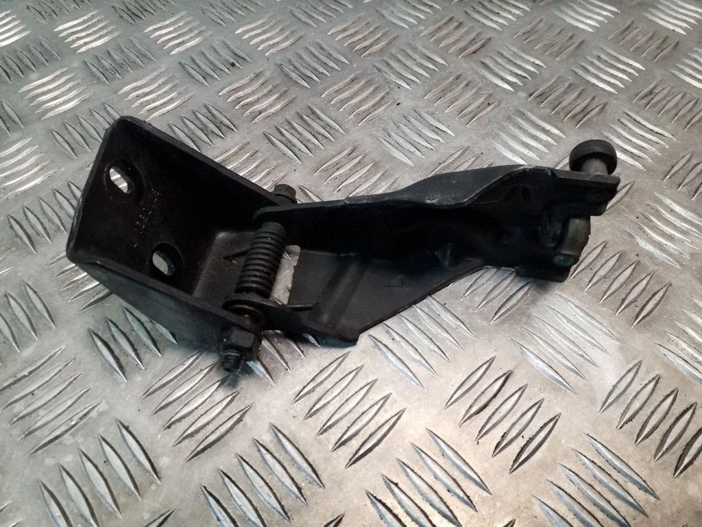 Sliding door middle roller runner 05020673AC