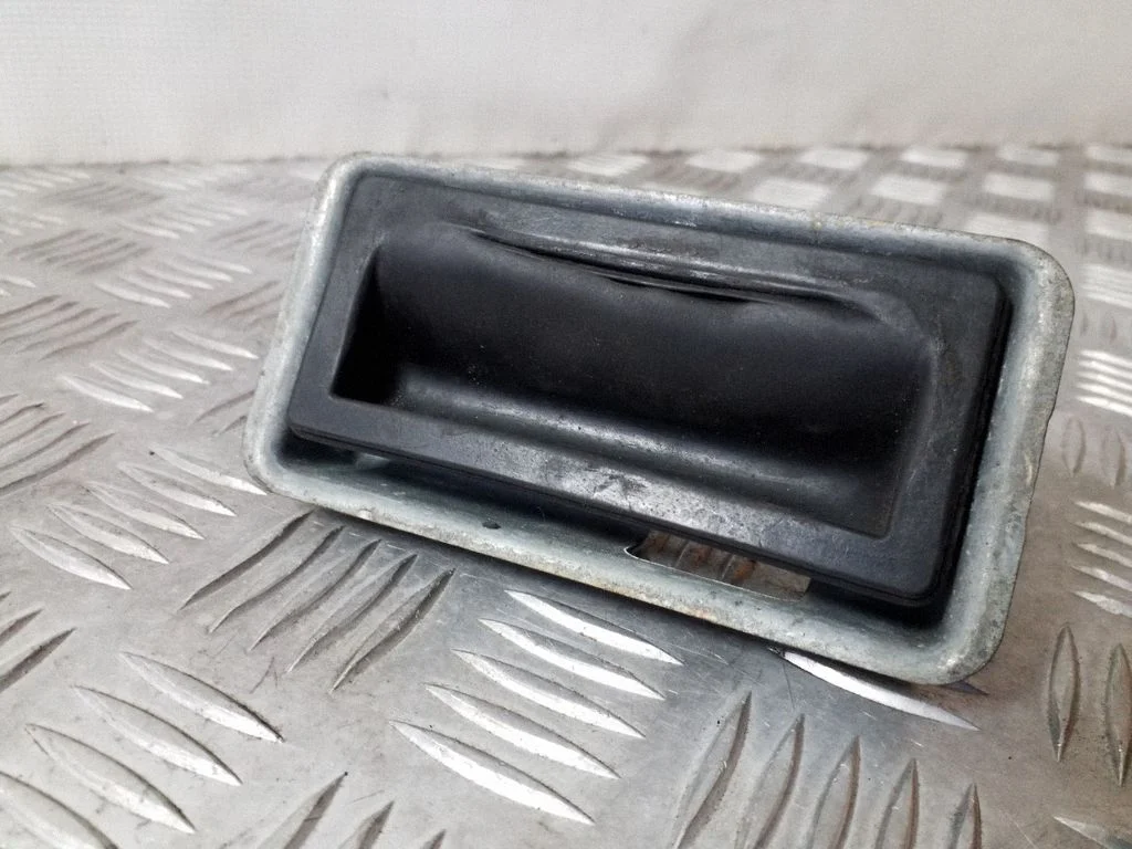 Tailgate opening switch 1T0827229