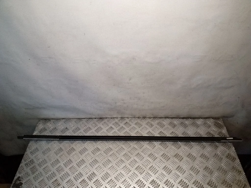 Priekšējo durvju stikla apdare 22834388