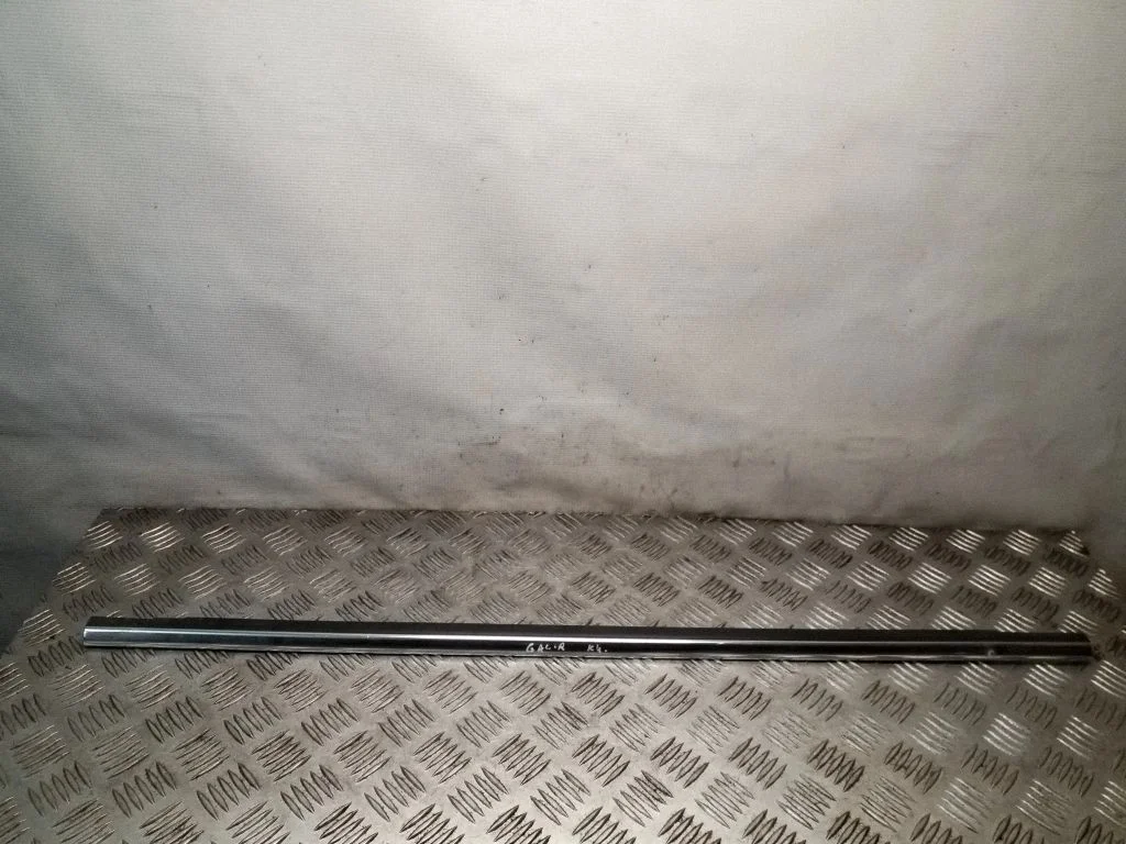 Aizmugurējo durvju stikla apdare 3B4839476