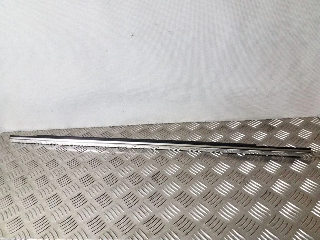 Rear door glass trim molding – Opel Astra J (2010-2015)