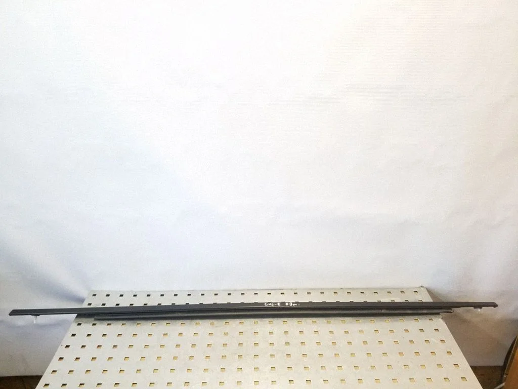 Rear door glass trim molding – rear right