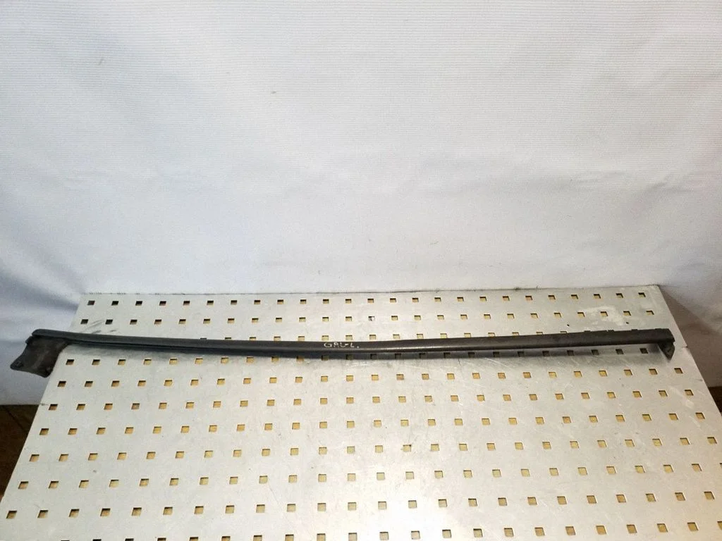 Listwa szyby drzwi tylnych 5P0839477
