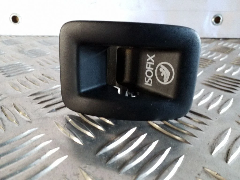 ISOFIX dangtelis