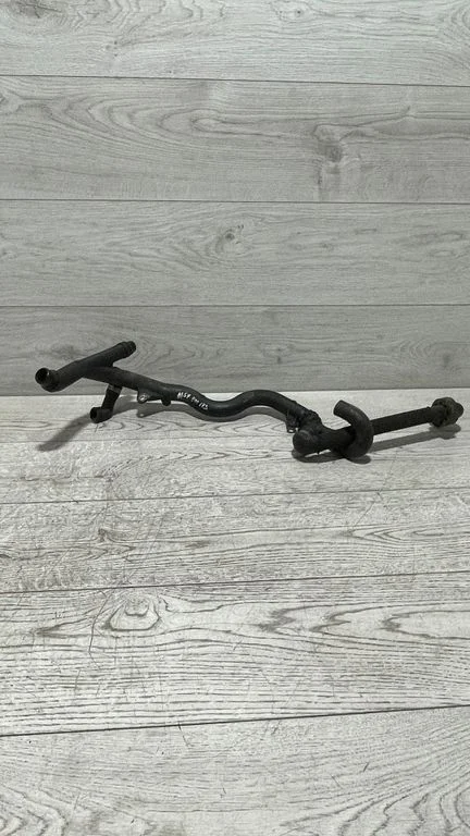 Engine coolant pipe/hose – BMW 3 Series E90 E91 (2005-2012)