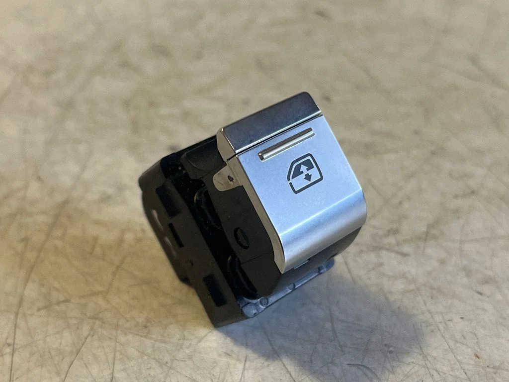 Elektrinių langų jungtukas