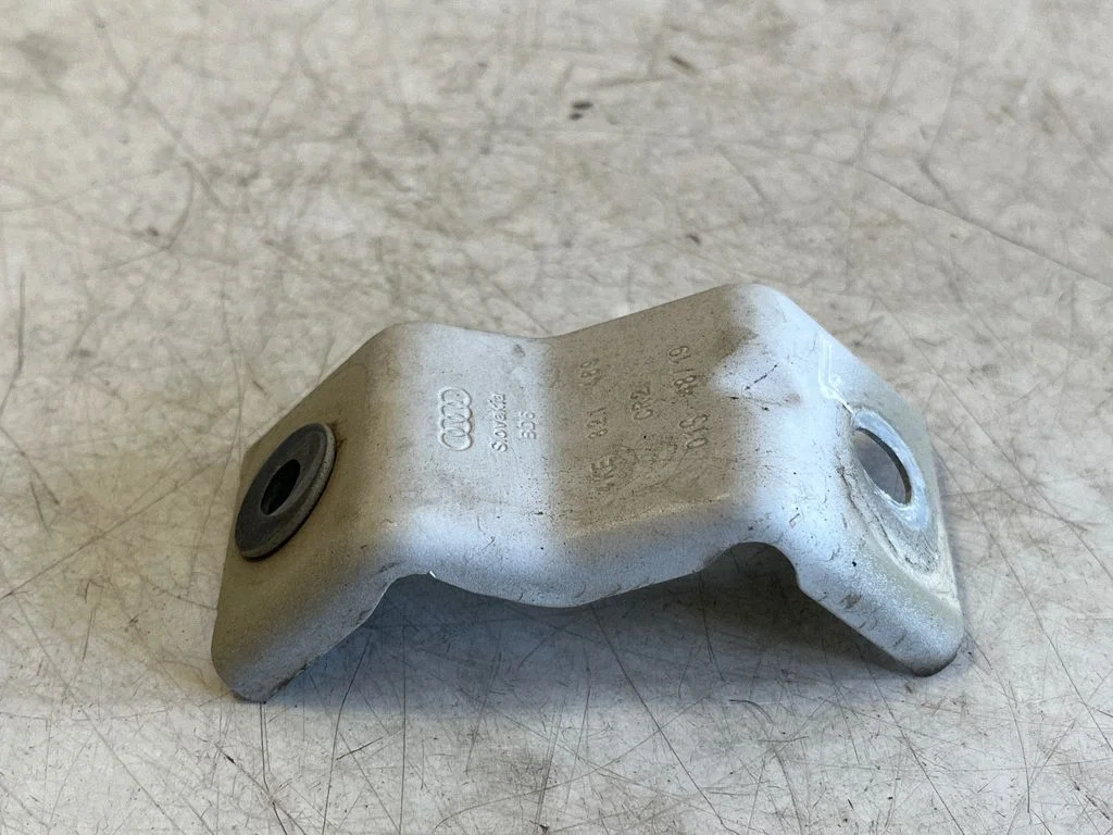 Fender mounting bracket 4KE821469