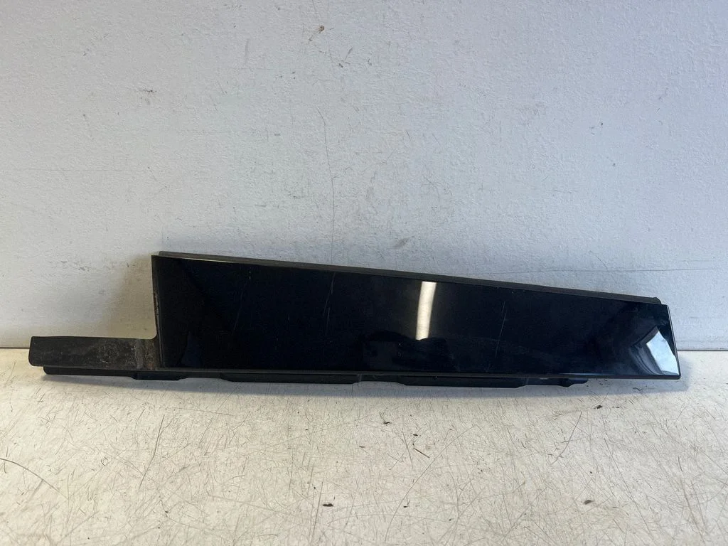 Other rear door trim element 4KE839901