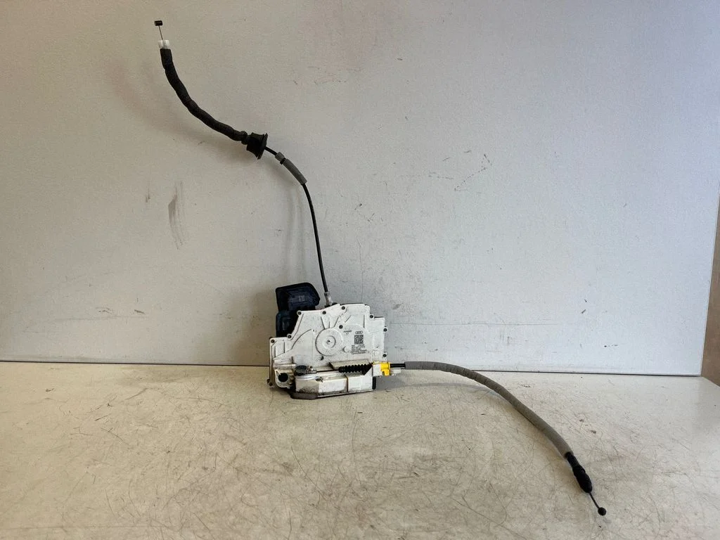Front door lock 4K2837016H