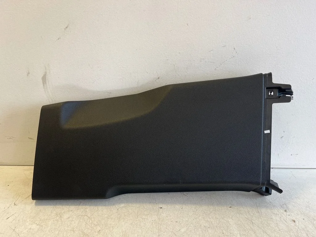 (B) pillar trim (bottom) 4KE867239