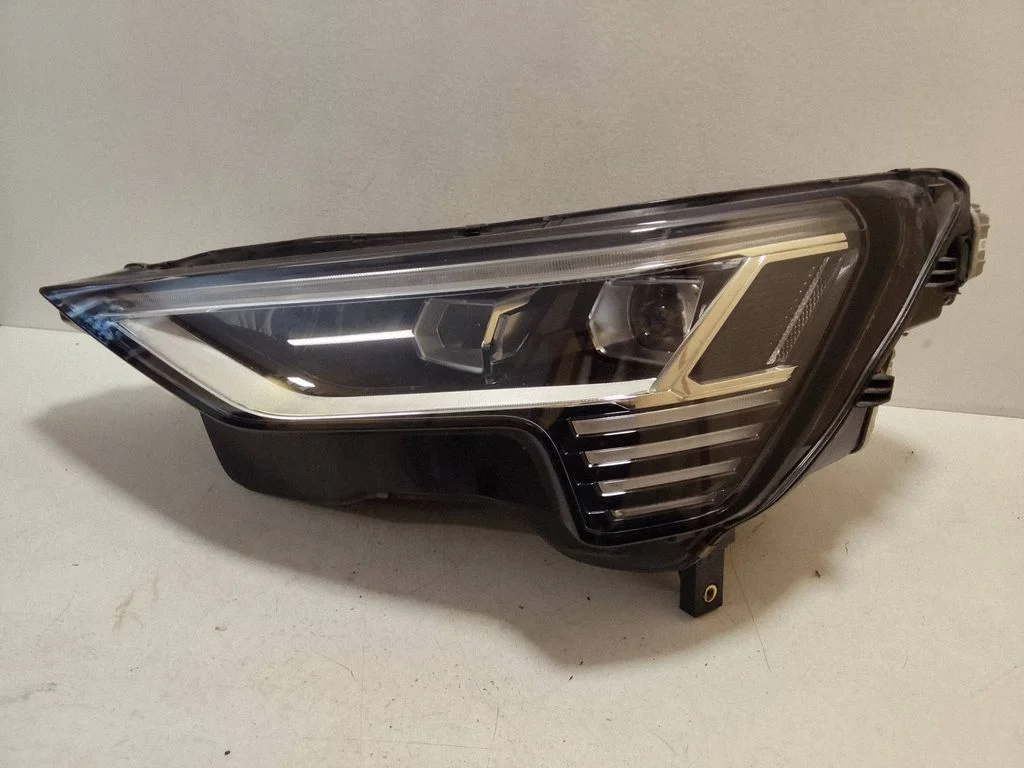Headlight/headlamp 4KE941039A