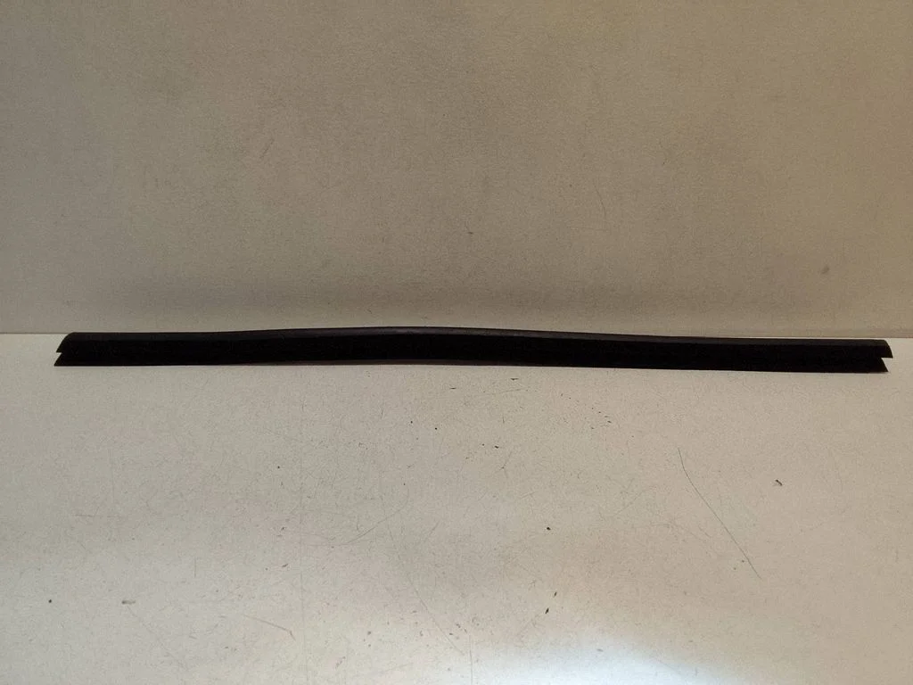 Front door glass trim molding – left
