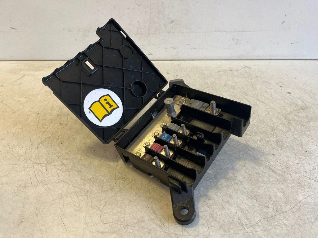Plusa vadu savienojuma mezgls – Audi Q4 e-tron (2021-)