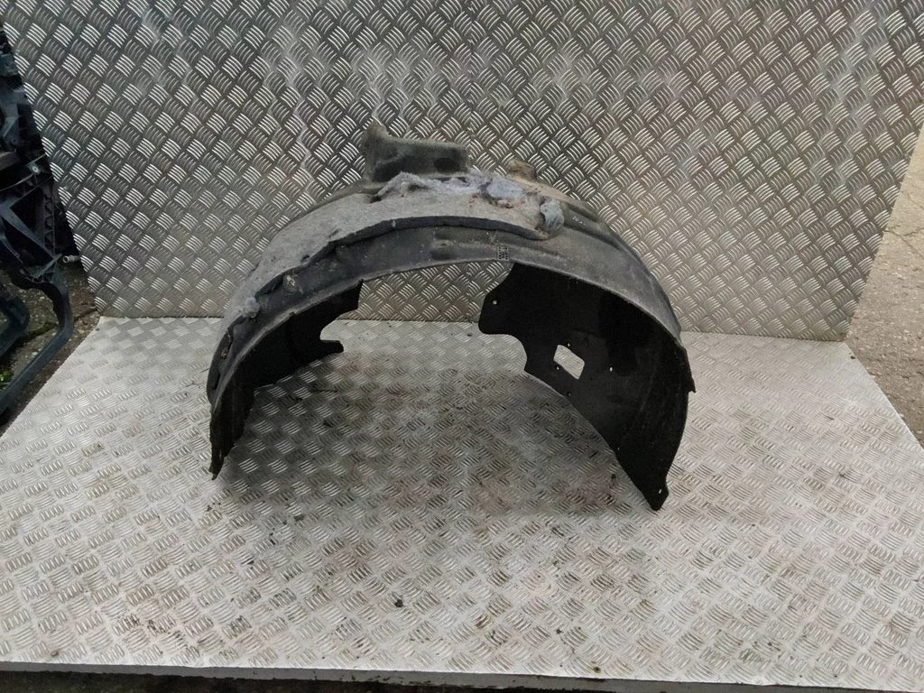 Front wheel arch liner splash guards 4KE821172D