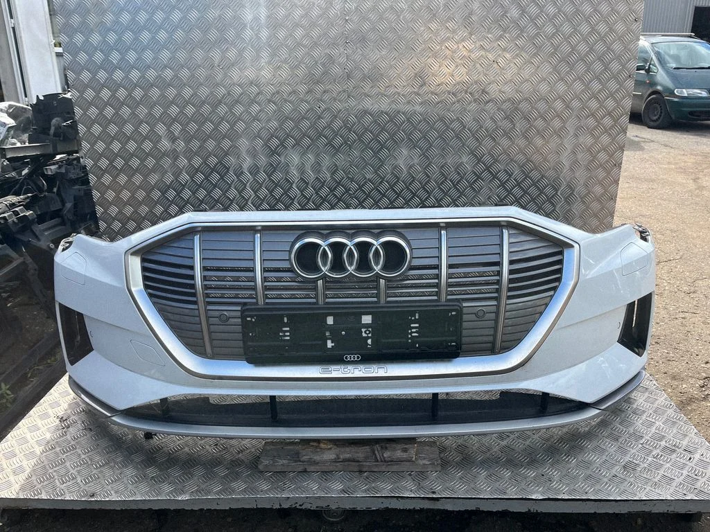 Front bumper 4KE807437