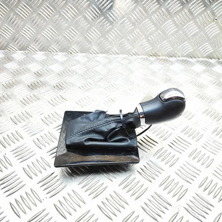 Käigukangi viimistlus (nahk, nupp) 3V2713203