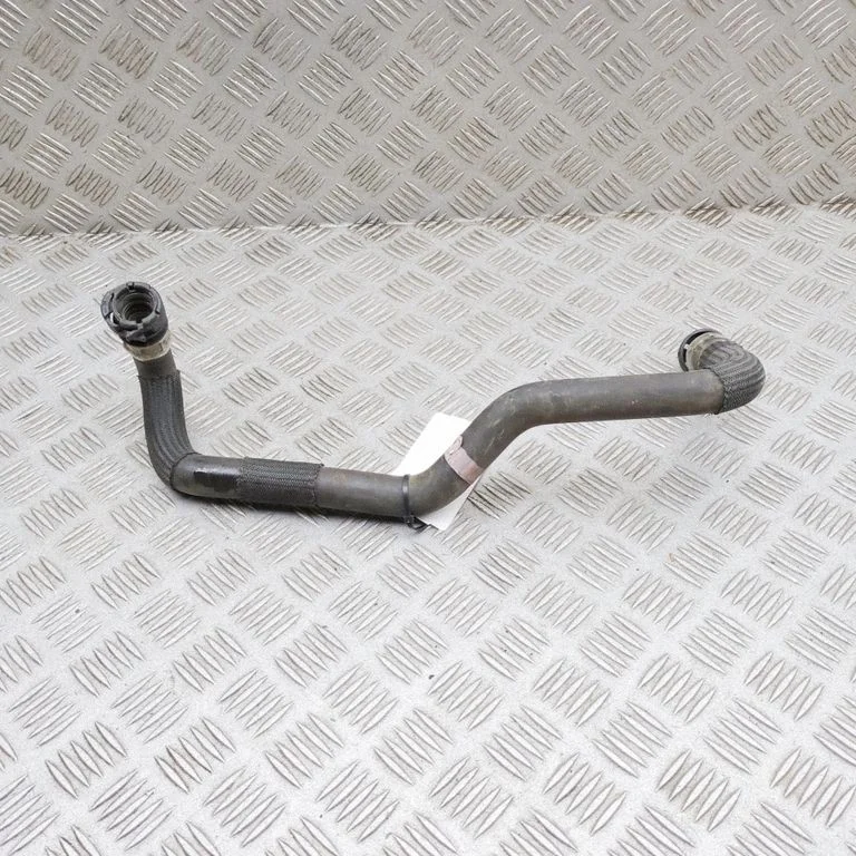 Variklio aušinimo vamzdelis (-ai)/ žarna (-os)