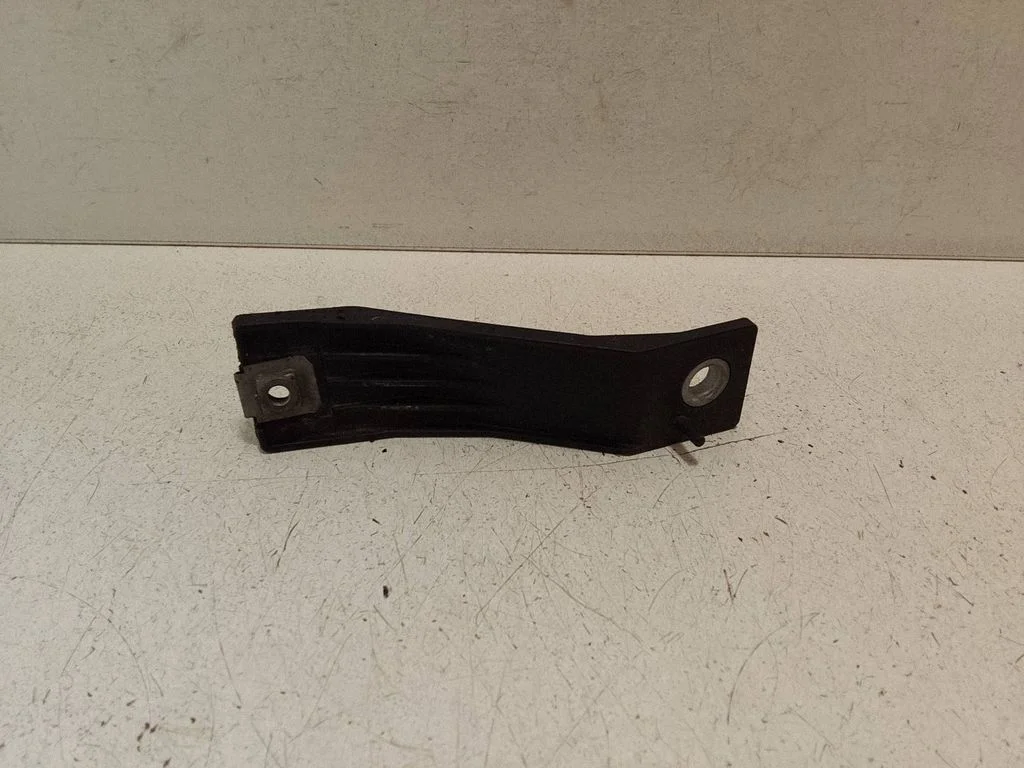 Fender mounting bracket 4KE821163