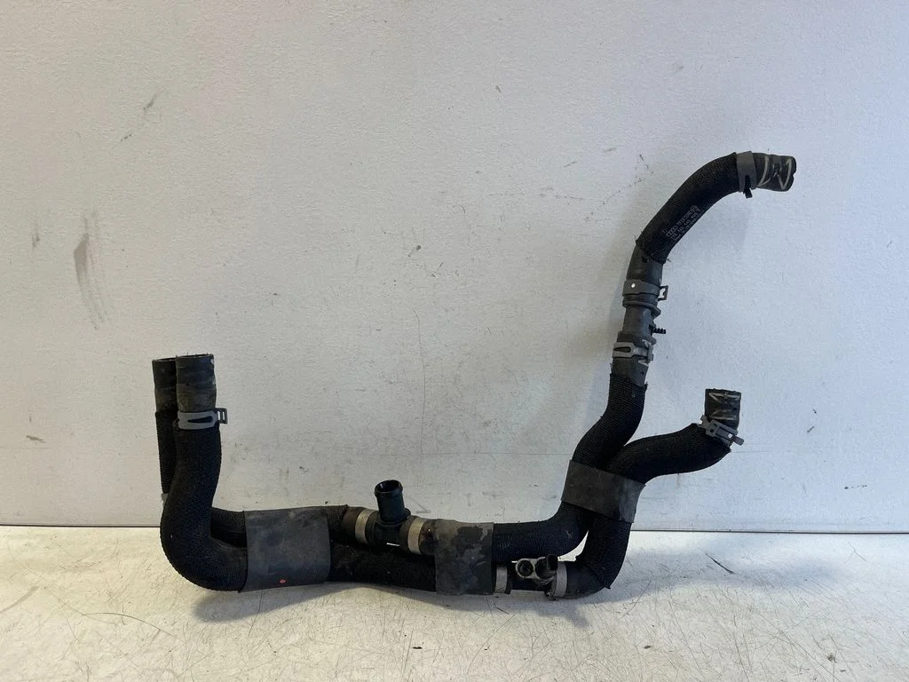 Engine coolant pipe/hose 4KE145920G