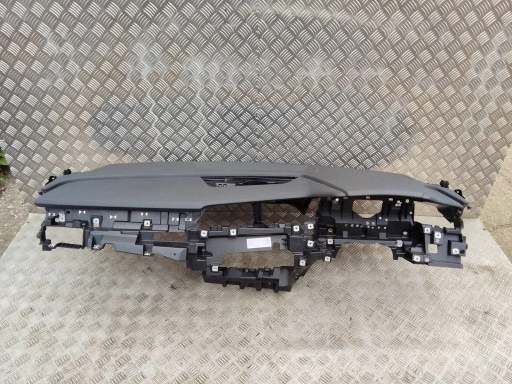 Dashboard 4KR857001
