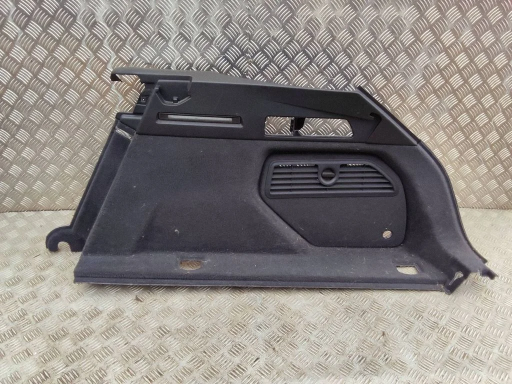 Trunk/boot side trim panel 4KE863880