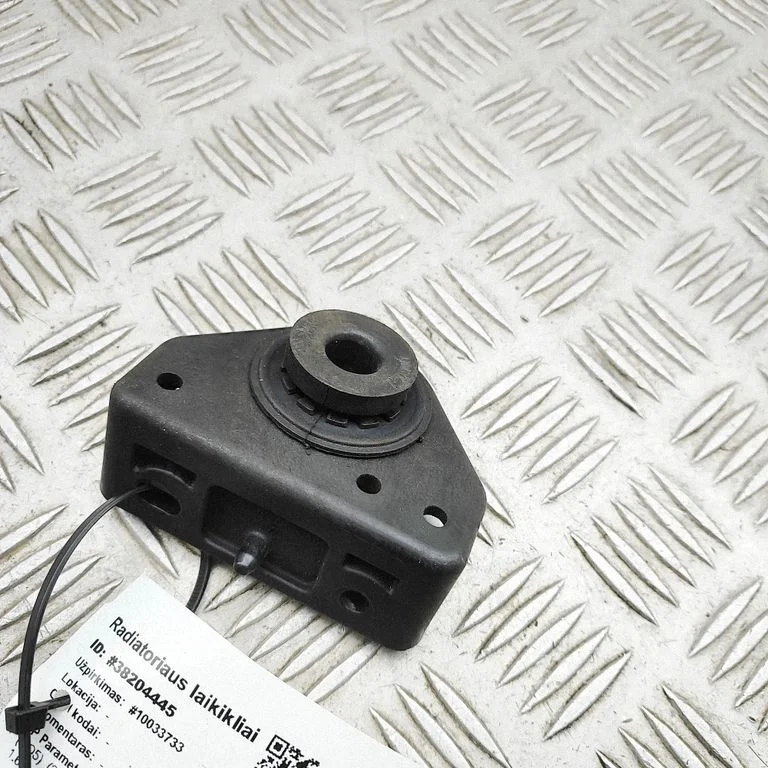 Radiator support slam panel bracket 282732U301