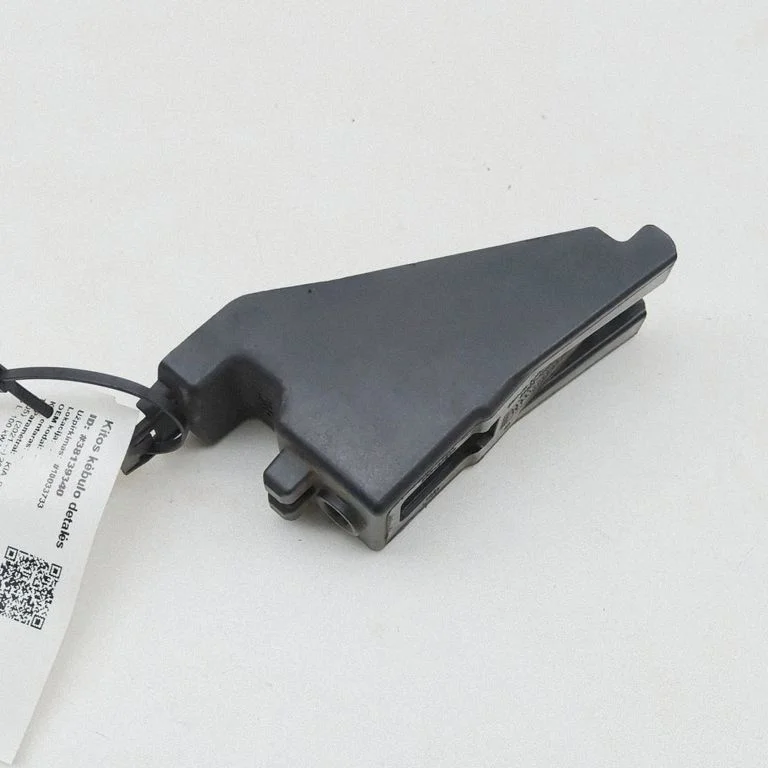 Front bumper mounting bracket 86525R2000