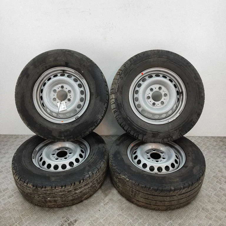 R16 lengvojo lydinio ratlankis (-iai)