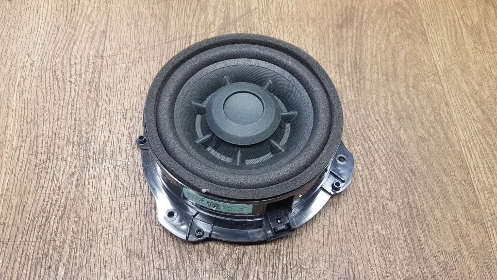 Rear door speaker JK5218808AA